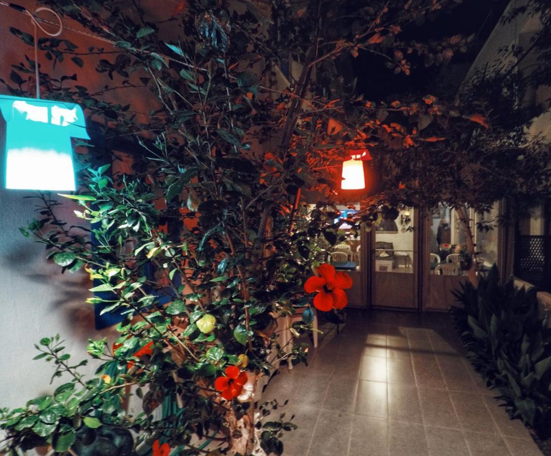 Miss Hotel Karya Oren  Exteriér fotografie
